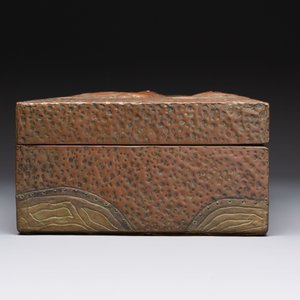 Alfred Daguet (Paris, 1875-1942): An Art Nouveau repoussé brass- and copper-mounted box with 'crabs' design and inset glass eyes, ca. 1900 — photo 6