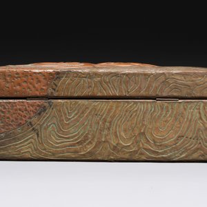 Alfred Daguet (Paris, 1875-1942): An Art Nouveau repoussé brass- and copper-mounted box with 'crabs' design and inset glass eyes, ca. 1900 — photo 7