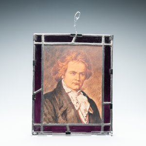 Alfred Labille en Pierre Bertrand (Rijsel, actief 1902-1930): Een beschilderd glasraam met portret van Ludwig van Beethoven — foto 4