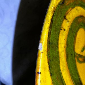 Alfred William Finch (1854 –1930): An Art Nouveau yellow- and ochre-glazed pottery dish — photo 5