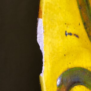 Alfred William Finch (1854 –1930): Een Art Nouveau aardewerk schotel met oker en gele fondkleur — foto 4