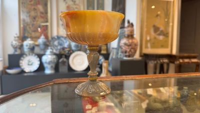 An 18kt gold-mounted carved agate goblet, France or Italy, 19/20th C. — 照片 3