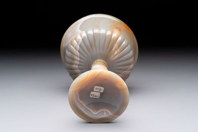 An 18kt gold-mounted carved agate goblet, France or Italy, 19/20th C. — 照片 4