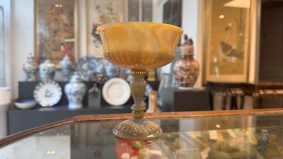 An 18kt gold-mounted carved agate goblet, France or Italy, 19/20th C. — 照片 5