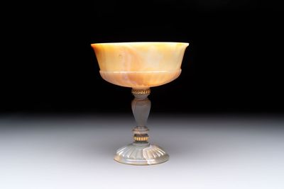 An 18kt gold-mounted carved agate goblet, France or Italy, 19/20th C. — 照片 8