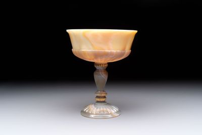 An 18kt gold-mounted carved agate goblet, France or Italy, 19/20th C. — 照片 9