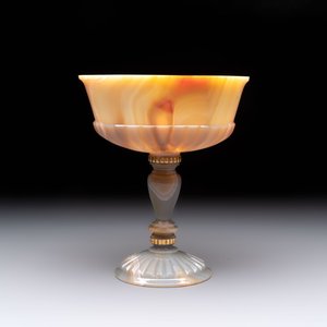 An 18kt gold-mounted carved agate goblet, France or Italy, 19/20th C. — 照片 2