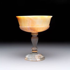 An 18kt gold-mounted carved agate goblet, France or Italy, 19/20th C. — 照片 3