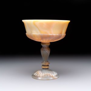An 18kt gold-mounted carved agate goblet, France or Italy, 19/20th C. — 照片 5