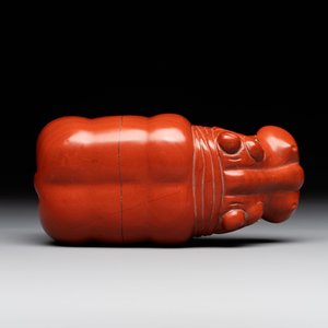 An 18kt gold mounted red jasper hippopotamus with sapphire inset eyes in Fabergé-style, early 20th C. — photo 7