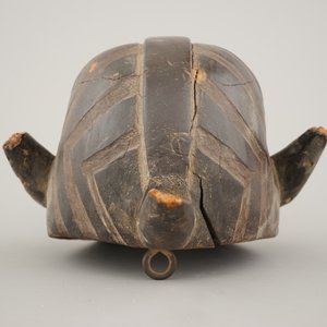 An African carved wood Songye mask, early to mid 20th C. — photo 5