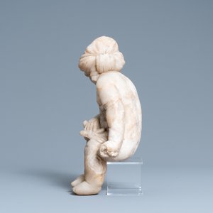 An alabaster figure of a putto with a bird on the knee, 17th C. — 照片 4
