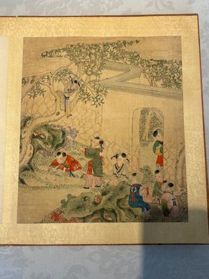 An album of 12 'playing boys' paintings, ink and colour on silk, China, 19th C. — foto 1