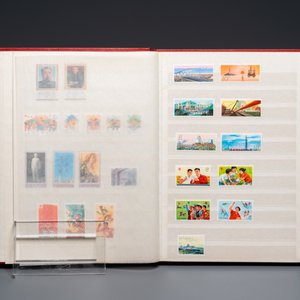 An album of Chinese postal stamps, 20th C. — 照片 4