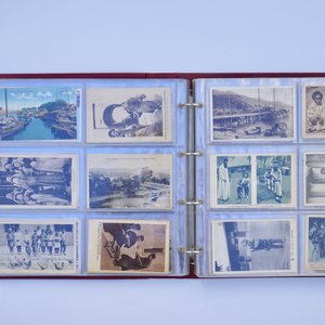 An album of Chinese postcards, 19/20th C. — 照片 16
