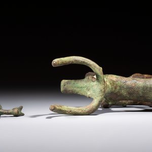 An Anatolian copper-alloy standard surmounted by a long-horned bull and a Luristan deer, 1st millennium BC. — photo 5