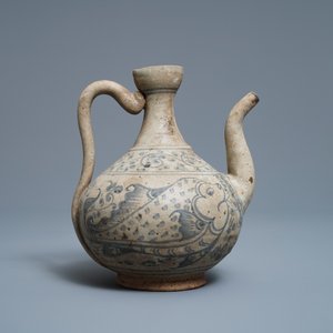 An Annamese blue and white kendi with fish, Vietnam, 15/16th C. — 照片 2