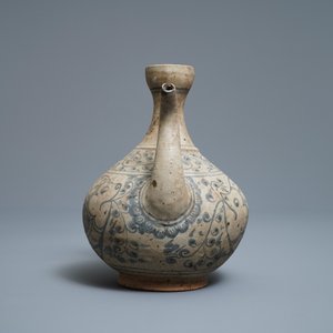 An Annamese blue and white kendi with fish, Vietnam, 15/16th C. — 照片 3