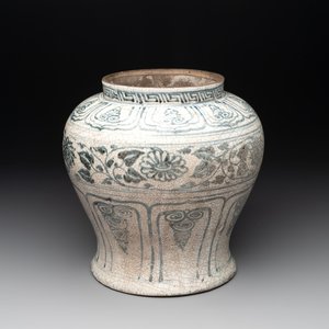 An Annamese or Vietnamese blue and white jar with floral design, 15/16th C. — photo 1