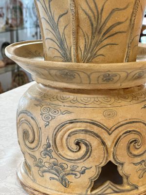 An Annamese or Vietnamese openworked blue and white 'lotus' vessel, 15/16th C. — photo 8