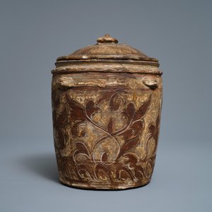 An Annamese polychrome jar and cover with incised design, Vietnam, 15/16th C. — 照片 2