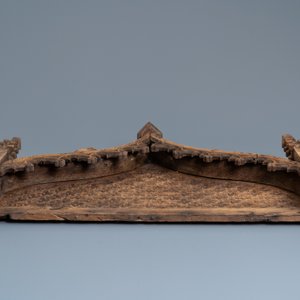 An arch-shaped carved oak baldachin or throne top, France, 15th C. — 照片 6