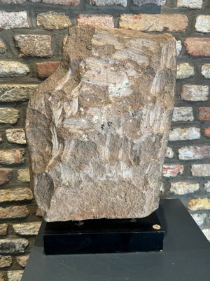An architectural red sandstone fragment with a divinity, India, 13th C. — foto 7