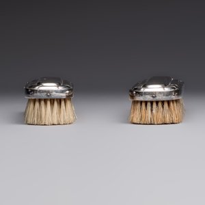 An Art Deco 12-piece silver toiletry set, Wolfers Frères, Brussels, 20th C. — photo 19