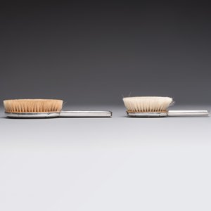 An Art Deco 12-piece silver toiletry set, Wolfers Frères, Brussels, 20th C. — photo 20