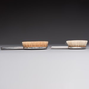 An Art Deco 12-piece silver toiletry set, Wolfers Frères, Brussels, 20th C. — photo 22