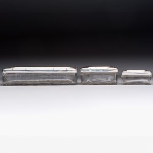An Art Deco 12-piece silver toiletry set, Wolfers Frères, Brussels, 20th C. — photo 4