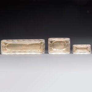 An Art Deco 12-piece silver toiletry set, Wolfers Frères, Brussels, 20th C. — photo 7