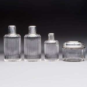 An Art Deco 12-piece silver toiletry set, Wolfers Frères, Brussels, 20th C. — photo 9