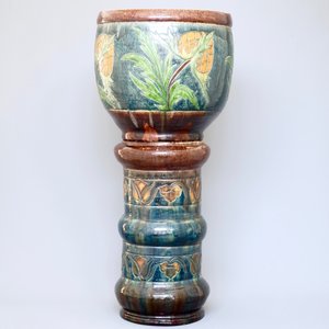 An art nouveau jardiniere on stand, Flemish pottery, early 20th C. — 照片 3