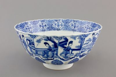 An attractive blue and white Chinese porcelain bowl with Long Elizas, Kangxi, ca. 1700