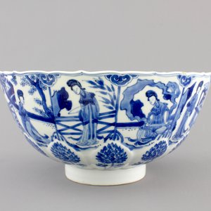 An attractive blue and white Chinese porcelain bowl with Long Elizas, Kangxi, ca. 1700 — photo 3