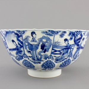 An attractive blue and white Chinese porcelain bowl with Long Elizas, Kangxi, ca. 1700 — photo 4