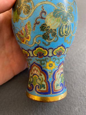 An attractive Chinese turquoise-ground cloisonné vase, Qianlong — 照片 7