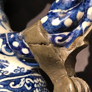 An attractive Dutch Delft blue and white gadrooned pewter-mounted jug, 2nd half 17th C. — 照片 12
