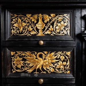 An ebony, ebonised and painted cabinet, Antwerp, 17th C. — 照片 13