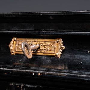 An ebony, ebonised and painted cabinet, Antwerp, 17th C. — 照片 21