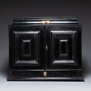 An ebony, ebonised and painted cabinet, Antwerp, 17th C. — 照片 3