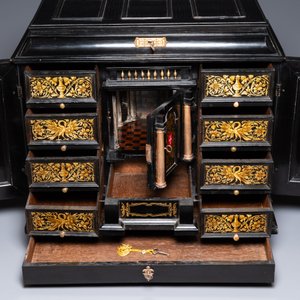 An ebony, ebonised and painted cabinet, Antwerp, 17th C. — 照片 8
