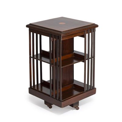 An Edwardian mahogany revolving bookcase, early 20th C.