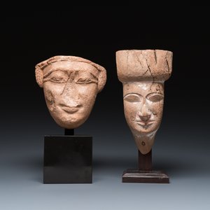 An Egyptian wooden sarcophagus mask and a sandstone head, Late period and Saite period — 照片 2