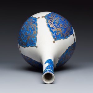 An elegant large Samson gilt-decorated bottle vase in Islamic style — photo 5