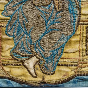 An embroidered textile fragment depicting Christ on the throne holding a chalice, Italy, 16th C. — photo 3
