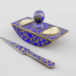 An enameled bronze and inset jade writing set, 19th C. — photo 1