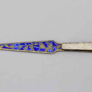 An enameled bronze and inset jade writing set, 19th C. — photo 11