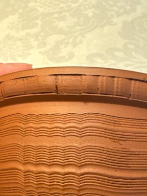 An English 4-piece engine-turned redware tea service, pseudo-Chinese marks, 2nd half 18th C. — foto 51
